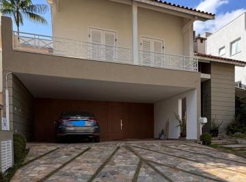 Casa de 5 quartos, Santana de Parnaíba · Oportunidade de casa a venda em Alphaville 3.Casa com 420 metros quadrados,com 5 suítes.