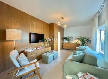 Casa · 128m² · 4 Quartos · 2 Vagas · CASA TÉRREA NO CENTRO DE BC