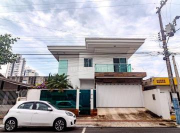 Casa · 284m² · 4 Quartos · 2 Vagas · CASA NO CENTRO DE BALNEÁRIO CAMBORIÚ COM CHURRASQUEIRA A CARVÃO!!