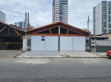 Casa de 2 quartos, Praia Grande · Maravilhosa casa, 200 metros da praia, 2 dorms., 1 suíte, com planejados !!