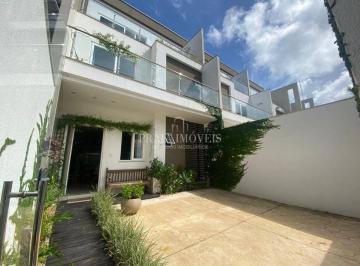 Apartamento · 215m² · 3 Quartos · 2 Vagas · SOBRADO TRIPLEX NA PRAIA BRAVA!
