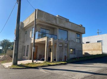 Casa de 3 quartos, Contenda · Casa de 230 m² com 3 quartos à venda em condômino fechado em Contenda