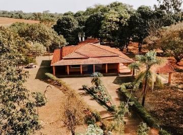 Terreno · 496m² · 5 Quartos · 2 Vagas · Chácara para venda em Chácara Alvorada de 495.80m² com 5 Quartos, 1 Suite e 2 Garagens