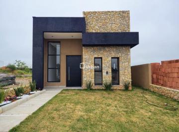 Casa · 110m² · 3 Quartos · 3 Vagas · Casa para venda em Centro (caucaia Do Alto) de 110.00m² com 3 Quartos, 1 Suite e 3 Garagens