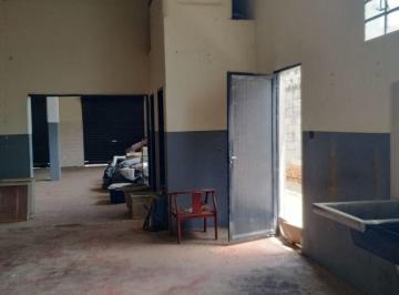 Comercial · 550m² · Galpão / Depósito / Armazém para venda em Centro de 550.00m²