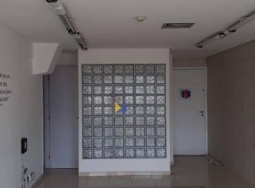 Comercial · 67m² · Sala Comercial para alugar em Centro de 67.00m²