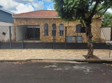 Casa · 149m² · 3 Quartos · 1 Vaga · Casa para venda em Centro de 148.92m² com 3 Quartos e 1 Garagem