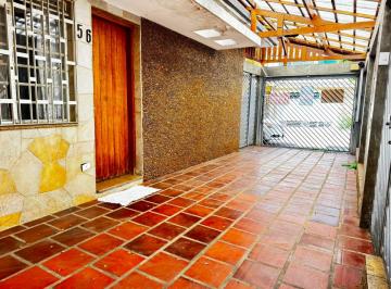Casa de 2 quartos, São Paulo · Casa Térrea Ampla com 2 Dormitórios e 3 Vagas à Venda na Vila Nivi