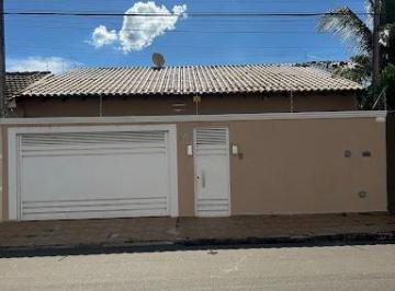 Casa · 180m² · 3 Quartos · 2 Vagas · Casa para venda em Centro de 180.00m² com 3 Quartos e 2 Garagens