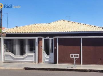 Casa · 242m² · 3 Quartos · 2 Vagas · Casa para venda em Centro de 242.00m² com 3 Quartos, 1 Suite e 2 Garagens