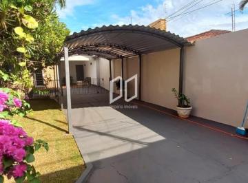 Casa · 231m² · 4 Quartos · 3 Vagas · Casa para venda em Centro de 231.00m² com 4 Quartos, 2 Suites e 3 Garagens