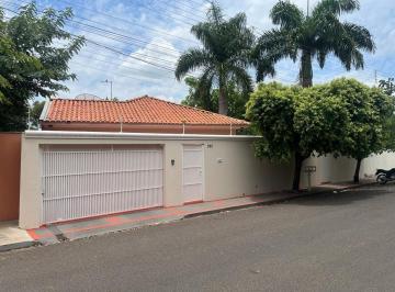 Casa · 230m² · 3 Quartos · 2 Vagas · Casa para venda em Centro de 230.00m² com 3 Quartos, 3 Suites e 2 Garagens