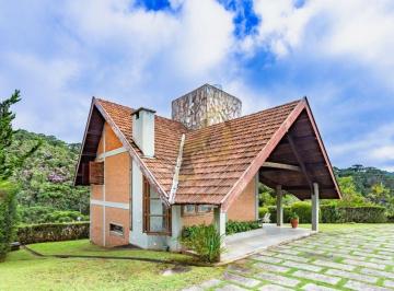 Casa · 133m² · 3 Quartos · 3 Vagas · Linda casa em condomínio à venda em Campos do Jordão