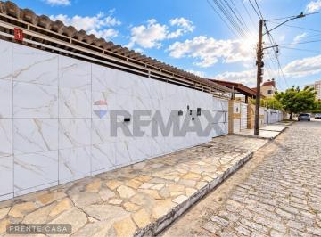 Casa · 126m² · 4 Quartos · 2 Vagas · Casa com 4 Quartos a venda nos Bancários.