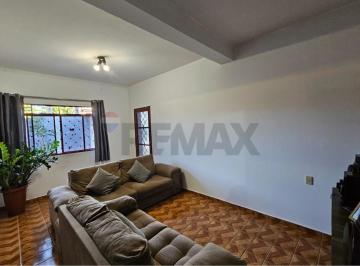 Casa · 200m² · 5 Quartos · Sobrado a venda com 4 Quartos