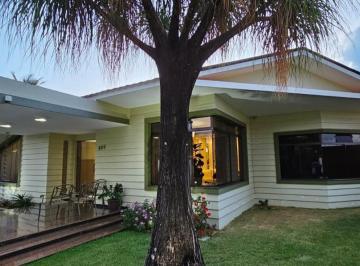 Casa · 370m² · 6 Quartos · 8 Vagas · Casa à venda - na Vila Bela