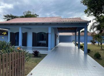 Casa · 164m² · 4 Quartos · 4 Vagas · Casa com piscina para 12 pessoas á 180 metros da Praia!