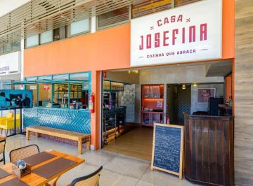 Comercial · 102m² · O ponto já está ocupado. A oportunidade, não.