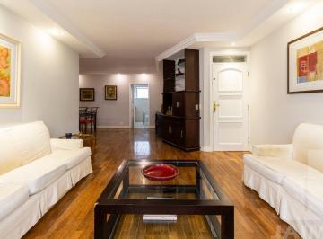 Apartamento · 158m² · 4 Quartos · 1 Vaga · Apartamento amplo em área nobre, 4 dormitórios sendo 1 suíte 2 banheiros 1 vaga