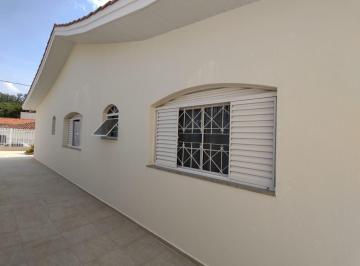 30f4e5c361cd28a56f5e44d81726168b0b0102c6 · casa térrea com 3 quartos sendo um suíte