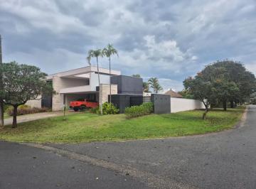 Casa · 1054m² · 3 Quartos · 6 Vagas · Casa de Alto Padrão - 3 Suítes - Área Gourmet - Piscina - Amplo Quintal no Condomínio Village Ipanem