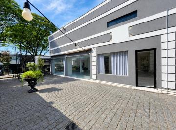 patio-moderno-com-fachada-envidracada1791913963125.png · Imoveis - em Vitória