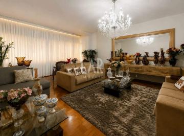 Apartamento · 300m² · 4 Quartos · 1 Vaga · Apartamento com 300 metros de area util, 02 suites, 01 vaga de garagem no Centro.