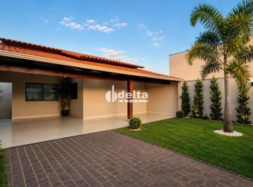 Casa · 270m² · 2 Quartos · 4 Vagas · Casa com 3 quartos sendo 1 suíte disponível para locação no bairro São Jorge em Uberlândia-MG