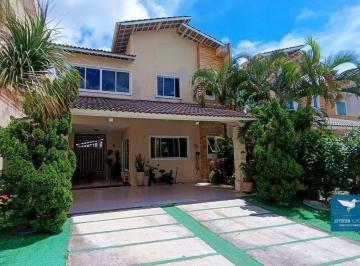 Casa · 285m² · 3 Quartos · 4 Vagas · Casa Duplex com Móveis Planejados, Energia Solar e Deck Privativo a Poucos Metros da CE040 em Condom