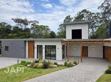 a713aa7b88efe46815366d9fe088fbe748bcc673 · Casa com 4 dormitórios à venda, 474 m² por R$ 850.000,00 - Residencial dos Lagos - Itupeva/SP