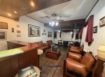 Casa · 240m² · 3 Quartos · 2 Vagas · Sobrado no centro de Taboão da Serra!
