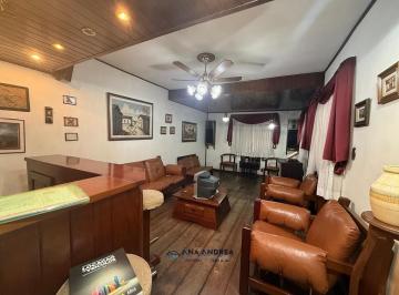 Casa · 240m² · 3 Quartos · 2 Vagas · Sobrado no centro de Taboão da Serra!
