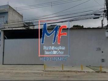 Comercial · 250m² · Galpão para locação no Jardim Antártica, com 250m² a.c., 13m de testada, 2 banheiros, pé direito alt