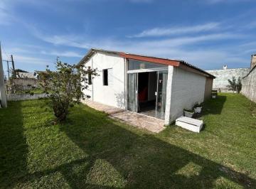 Casa · 80m² · 1 Quarto · Casa de 1 dormitorio a venda no centro de Cidreira | Diego Imoveis |