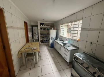 Casa · 186m² · 3 Quartos · 2 Vagas · Casa para alugar em Jardim Santa Helena de 186.00m² com 3 Quartos, 1 Suite e 2 Garagens