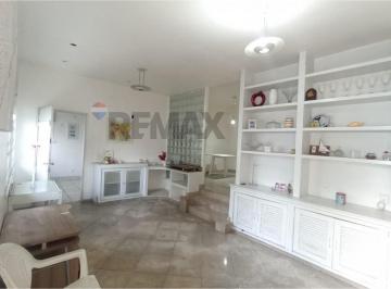 Casa · 200m² · 3 Quartos · 3 Vagas · A casa que sua família merece acaba de chegar
