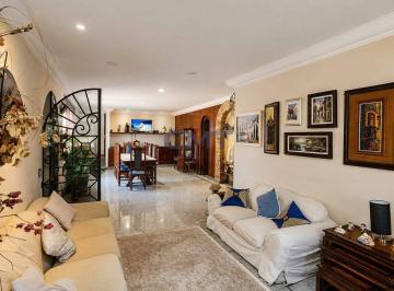 Imagem 1 · Casa para venda em Serra, Belo Horizonte