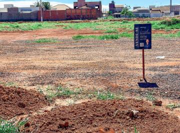 Imagem 1 · Terreno para venda em Centro, Araguari