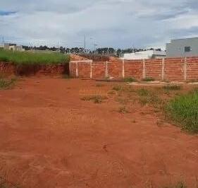 Imagem 1 · Terreno para venda em Centro, Araguari