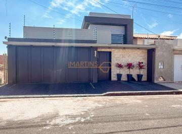 Imagem 1 · Casa para venda em Centro, Araguari