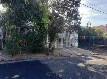 Casa · 180m² · 4 Quartos · 2 Vagas · Casa à venda com 180m², 3 quartos e 2 vagas com Edícula (casa individual)