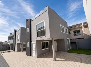 Casa de 3 quartos, Curitiba · Sobrado à venda, 3 quartos, 1 suíte, 2 vagas com jardim - Santa Felicidade - Curitiba