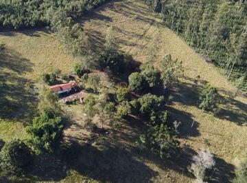 Rural · 180m² · 3 Quartos · 1 Vaga · Fazenda / Sítio para venda em Área Rural De Botucatu de 180.00m² com 3 Quartos e 1 Garagem