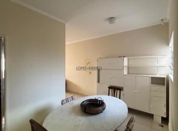 Casa de 3 quartos, Botucatu · Casa para venda em Centro de 360.00m² com 3 Quartos, 1 Suite e 3 Garagens