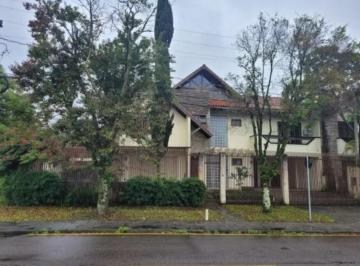 Casa · 211m² · 3 Quartos · 2 Vagas · Casa para venda em Hauer de 211.00m² com 3 Quartos, 1 Suite e 2 Garagens
