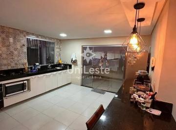 Casa de 4 quartos, Belo Horizonte · Casa para venda em Santa Tereza de 277.00m² com 4 Quartos, 2 Suites e 4 Garagens