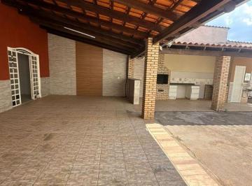 Casa de 2 quartos, Vicente Pires · Casa térrea, 170m², lote 394m², escriturada, Rua da misericórdia, Vicente pires.