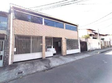 Casa de 3 quartos, Vitória · Casa residencial ou comercial, 03 quartos, suíte, próximo ao Posto de Saúde em Bairro República.