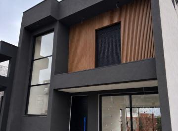 Casa · 136m² · 3 Quartos · 2 Vagas · Casa Moderna com Piscina Privativa e 3 Quartos em Condomínio Fechado