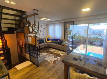 Casa · 220m² · 3 Quartos · 2 Vagas · Casa em condomínio, com 3 dormitórios, sendo 1 suíte, 2 vagas, no bairro Pedra R